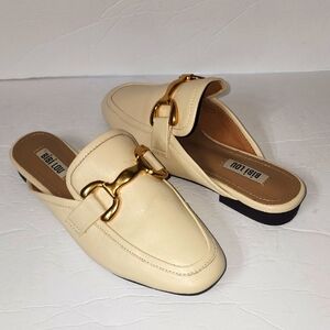 "BIBI LOU" Cream Mules with Gold Accent SZ 38